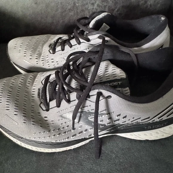 Brooks | Shoes | Brooks Gray And Black Athletic Running  display picture 2